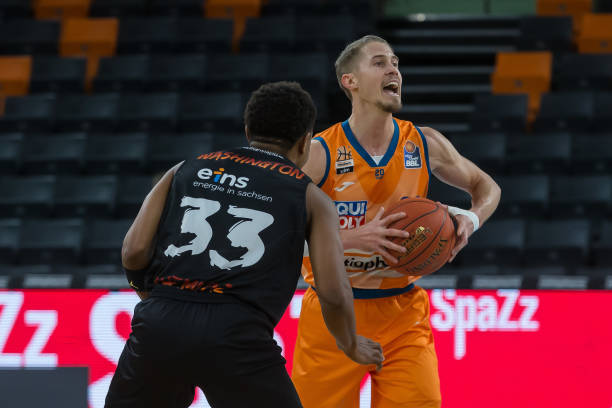 现是一个极 现是一个极