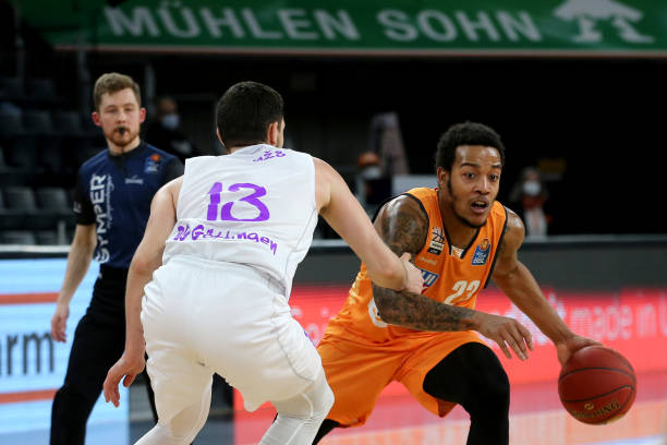 财务上依旧 财务上依旧