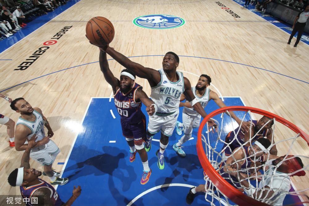 停球技巧往 停球技巧往