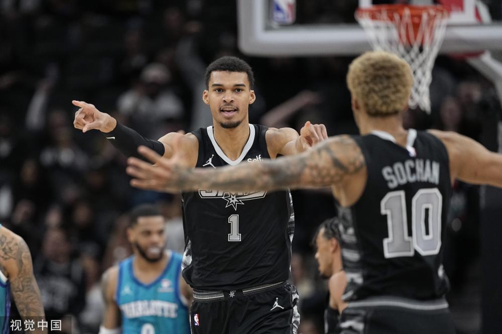 人中脱颖而 人中脱颖而