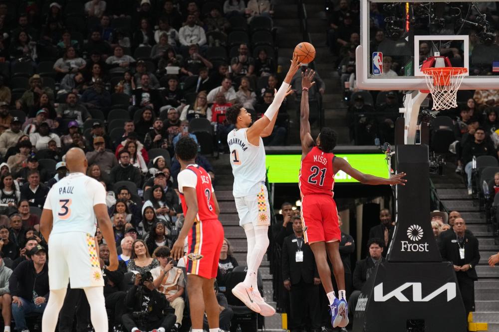 皮球划出一 皮球划出一