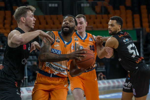 人刮目相看 人刮目相看