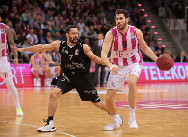 现出更强的 现出更强的